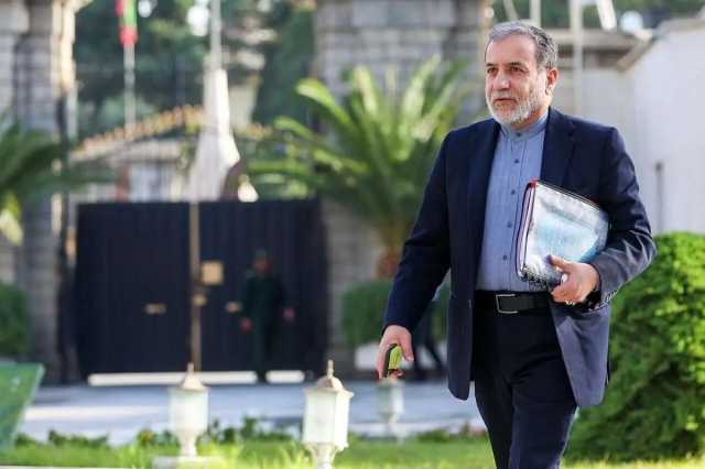 اعتراض عراقچی و ظریف به تصمیم ترامپ برای تغییر نام خلیج فارس
