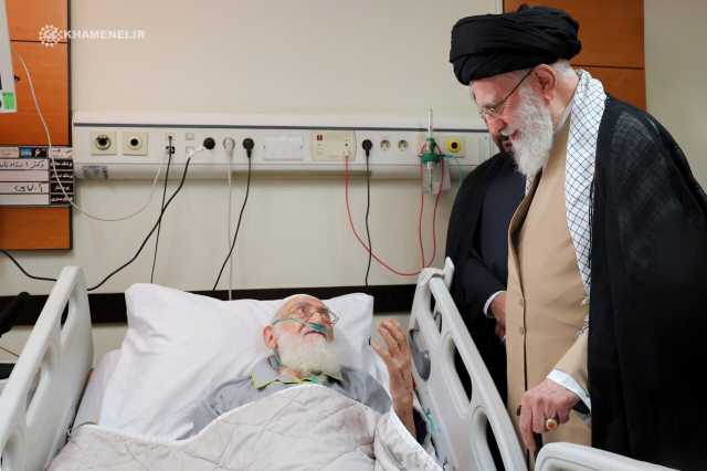 عیادت رهبر انقلاب از آیت‌الله نوری همدانی (عکس)