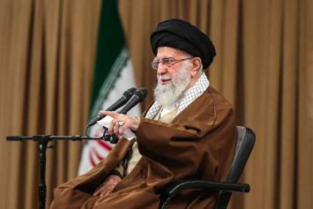آیت الله خامنه‌ای: تأمین ایمنی کارگران باید به صورت جدی پیگیری و اجرا شود