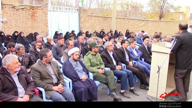 يادواره شهيدان آبروي محله در وردنجان برگزار شد