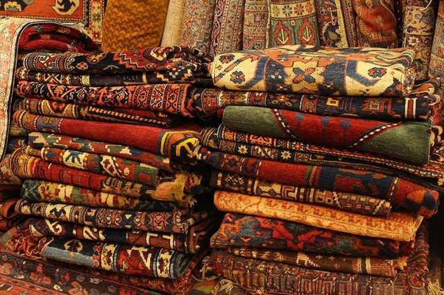 احیای صادرات فرش ایرانی، در گرو رفع تحریم‌های خارجی و داخلی/ افزایش 20 درصدی هزینه انتقال پول به دلیل تحریم‌ها
