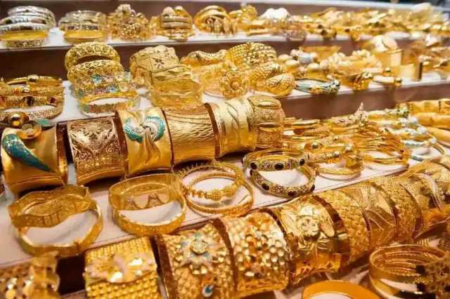 پیش بینی قیمت طلا تا پایان خرداد ۱۴۰۴ / روی چه قیمتی طلا بخریم سود می‌کنیم؟