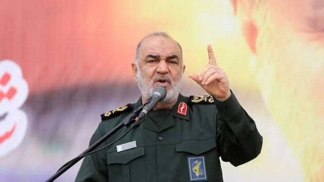 دشمنان دست از پا خطا کنند در‌های جهنم را به رویشان خواهیم گشود/ تمام جاذبه‌های یک انسان کامل در شهید رئیسی بود