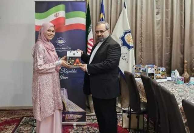 از توس تا کوالالامپور/فارسی‌آموزان ملیت های مختلف با شاهنامه آشنا شدند