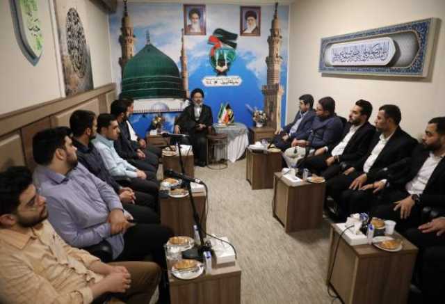 امام(ره) و رهبر انقلاب توهم بدخواهان مبنی بر دوری شیعه از قرآن را خنثی کردند