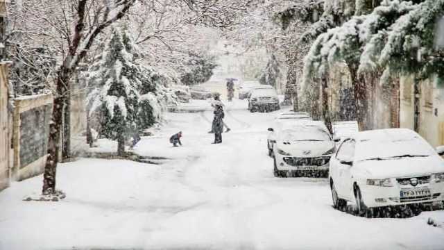 بارش برف در این مناطق خطرآفرین می‌شود/ برای طوفان و سرمای شدید هوا آماده شوید