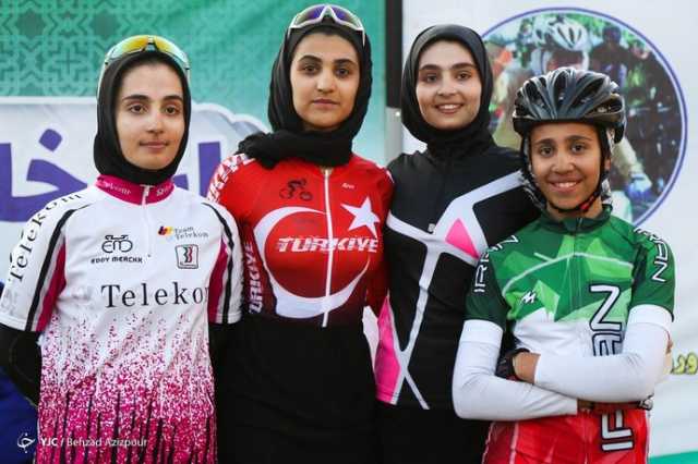 پیام آذری