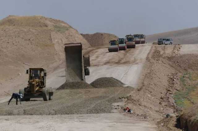 تسطیح و تیغ زنی 1300 کیلومتر از حریم راه‌های شهرستان نیر