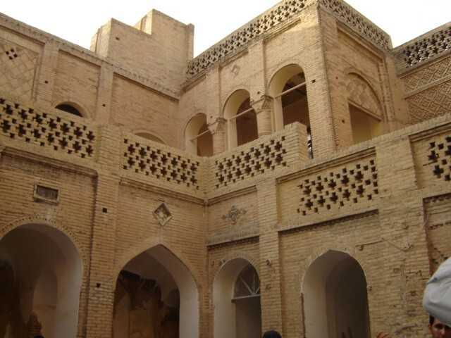 خطر در کمین خانه ۲۰۰ ساله طلوعی در دزفول 