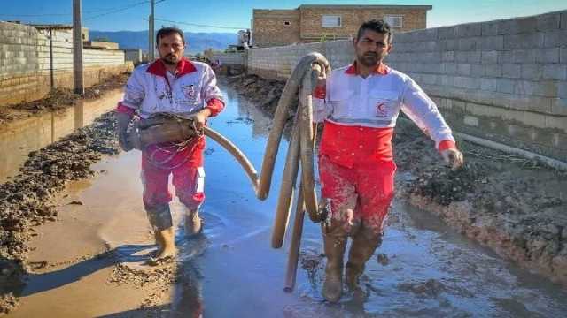 امدادرسانی هلال احمر خوزستان به 320 نفر متاثر از آبگرفتگی در ماهشهر