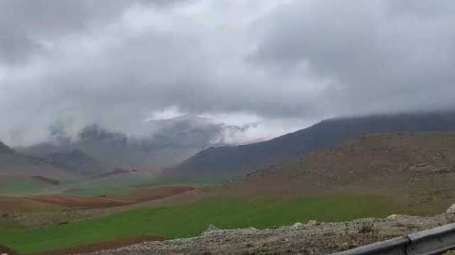 نگاهی به طبیعت چشم نواز جاده کنگاور به کرمانشاه + فیلم