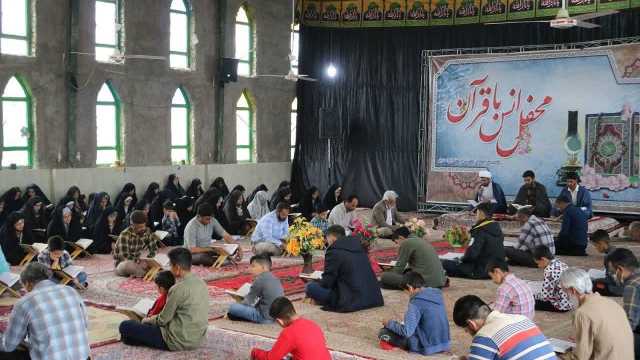 آیین جمع خوانی قرآن کریم در روستای ده زیارِ کرمان + تصاویر