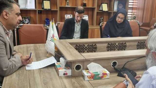 کامپوزیت در جاده‌های کرمان جایگزین تابلو‌های فلزی می‌شود