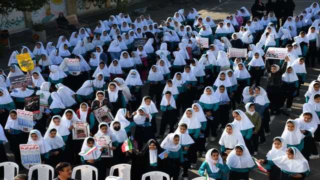 دانش‌آموزان، سرآمدان کمک به همسالان نیازمند