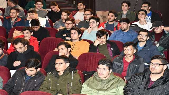 آغاز بکار ششمین دوره کنفرانس بین المللی میکروالکترونیک ایران در دانشگاه تبریز