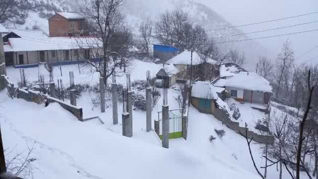 ادامه بارش برف و کاهش 10 درجه‌ای دما در آذربایجان‌شرقی