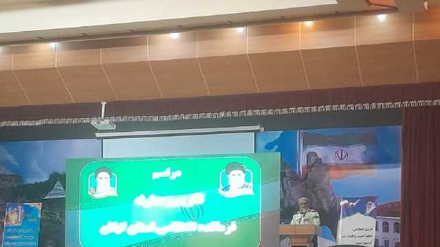 نیروی انتظامی همواره کنار مردم است