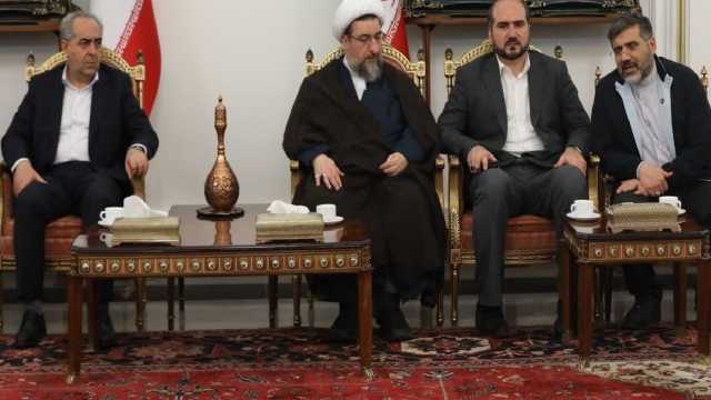 جمعی از همراهان و خانواده‌های شهدای پرواز اردیبهشت وارد تبریز شدند