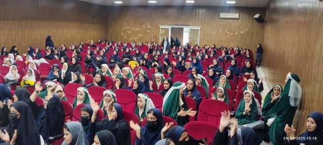 جشن دهه کرامت با حضور دختران دهه هشتادی و نودی در صالح آباد + فیلم و عکس