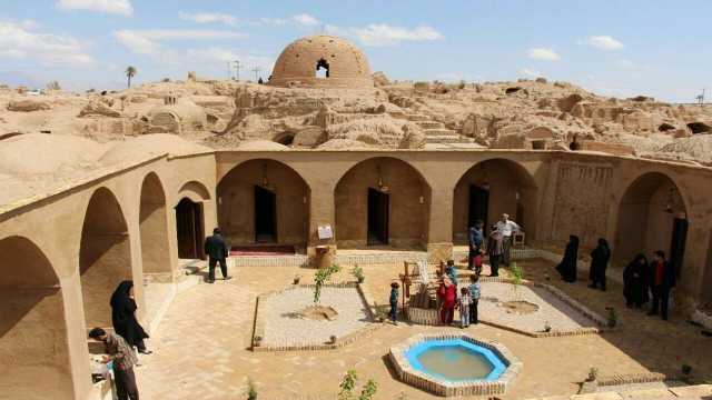 آخرین نفس‌های دردناک یک اثر تاریخی در آران و بیدگل + فیلم