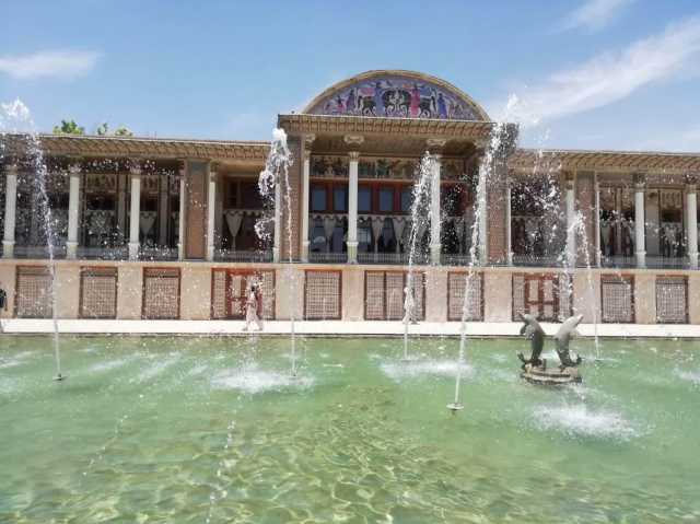 حال و هوای گردشگران در باغ عفیف آباد به مناسبت روز شیراز + فیلم