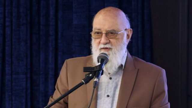 تجلیل از چمران در همایش شورا‌های استان تهران