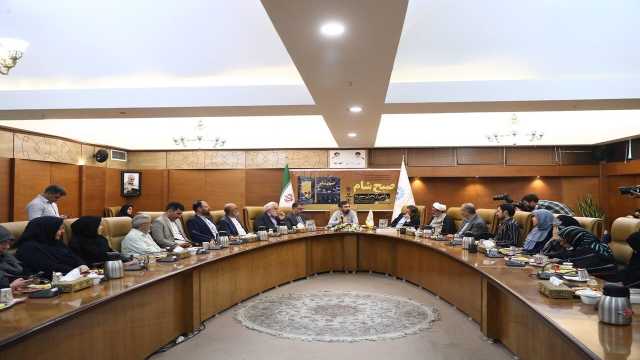 نشست نقد و بررسی کتاب «صبح شام» برگزار شد