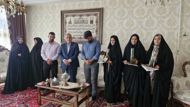 تصاویری از تکریم دختران شهدای تبریز به مناسبت دهه کرامت