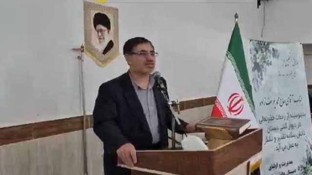 تجلیل از خیر مدرسه ساز در هریس