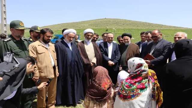 گذشت باشکوه از قاتل مادر در عنبران اردبیل به یمن حضور معاون قوه قضاییه