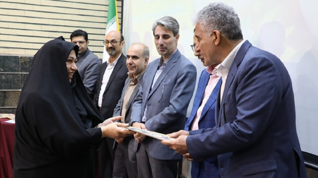 آیین تجلیل از ماما‌های استان قم برگزار شد