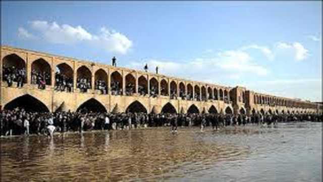 جاری شدن زاینده‌رود برای سومین بار طی یک ماه گذشته