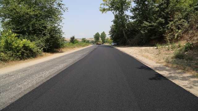 اجرای بیش از 37 کیلومتر روکش آسفالت راه‌های فرعی و روستایی در لرستان