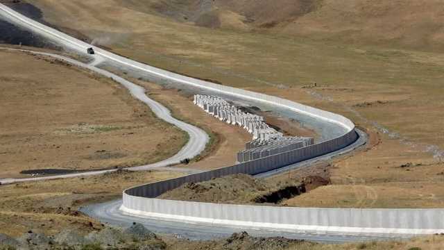 دیوار کشی 100 کیلومتری مرز ایران و افغانستان