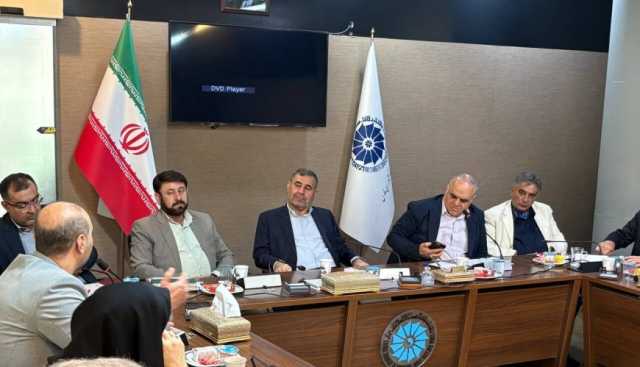 مشاور رئیس جمهور در شیراز: بخش خصوصی باید وارد میدان تصمیم‌سازی شود