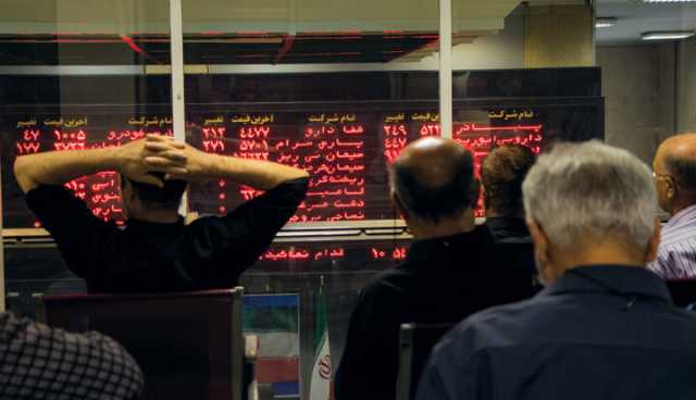 تداوم خروج پول حقیقی به همراه افت ارزش معاملات