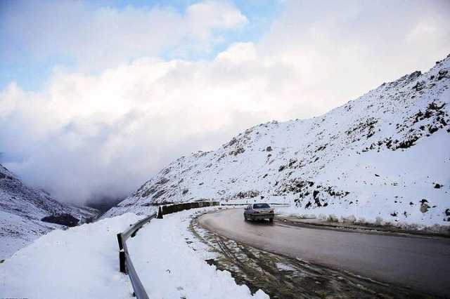 بارش برف در گردنه های آذربایجان غربی به 50 سانتیمتر رسید