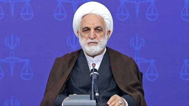دستگاه قضا برای حل مشکلات مردم در کنار دولت قرار دارد