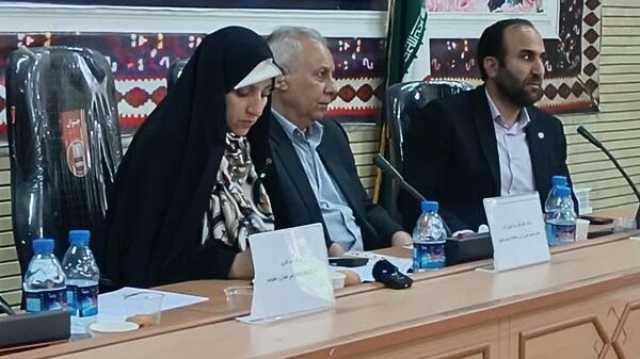 بهروزآذر: زنان بدون کارت بازرگانی می‌توانند صادرکننده شوند