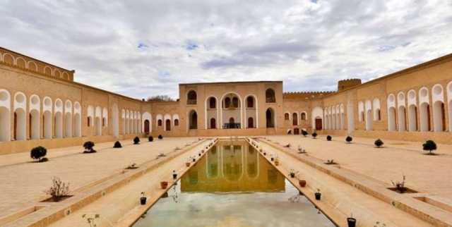 معاون وزیر میراث‌ فرهنگی: درب بزرگترین خانه خشتی جهان به روی گردشگران باز شد