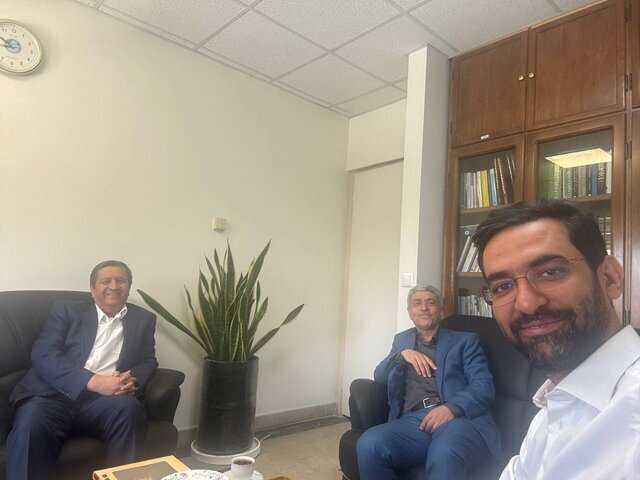 انتشار تصویری جدید از وزیر احتمالی اقتصاد دولت پزشکیان