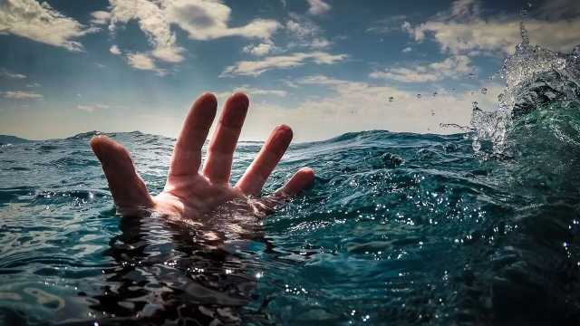غرق شدن 102 ایرانی در 50 روز ؛ از دختر 6 ماهه تا... | 2 استان بی‌دریا در صدر آمار غرق‌شدگان