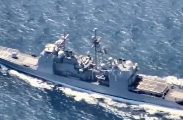 الزام به فارسی صحبت کردن ناو آمریکایی توسط نیروهای ایرانی : در خلیج فارس باید فارسی صحبت کنید + فیلم