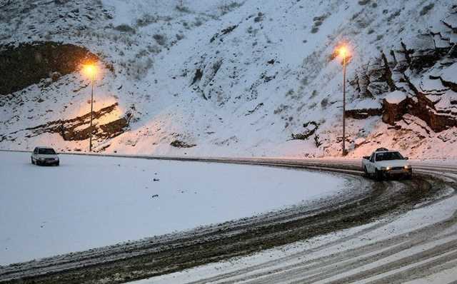 بارش شدید و زیبای برف در جاده چالوس + تصاویر