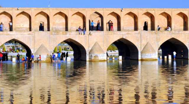 برق‌گرفتگی روی سی‌وسه پل | یک نوجوان در زاینده‌رود غرق شد