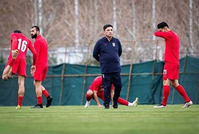 اقدام بحث برانگیز قلعه نویی؛ ستاره ملی پوش پای پلکان هواپیما خط خورد!