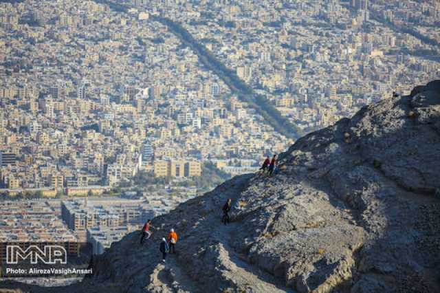 شهروندان از صعود انفرادی به قله کوه صفه بپرهیزند