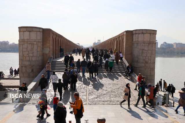 زاینده رود در اصفهان جاری شد