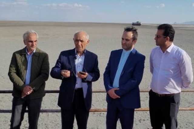 خطر شیوع بیماری ناشی از پیشروی نمک برای حاشیه نشینان دریاچه ارومیه