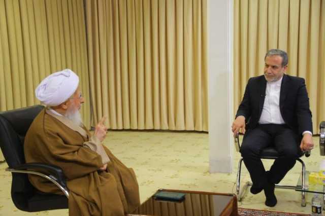 آیت الله جوادی آملی: تا وقتی که بر عهده و پیمان خود مانده اند بر عهده خود بمانید